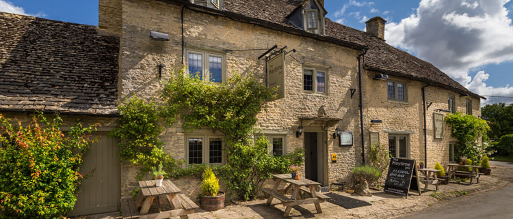 the-maytime-inn-asthall-burford-dog-friendly-cotswolds